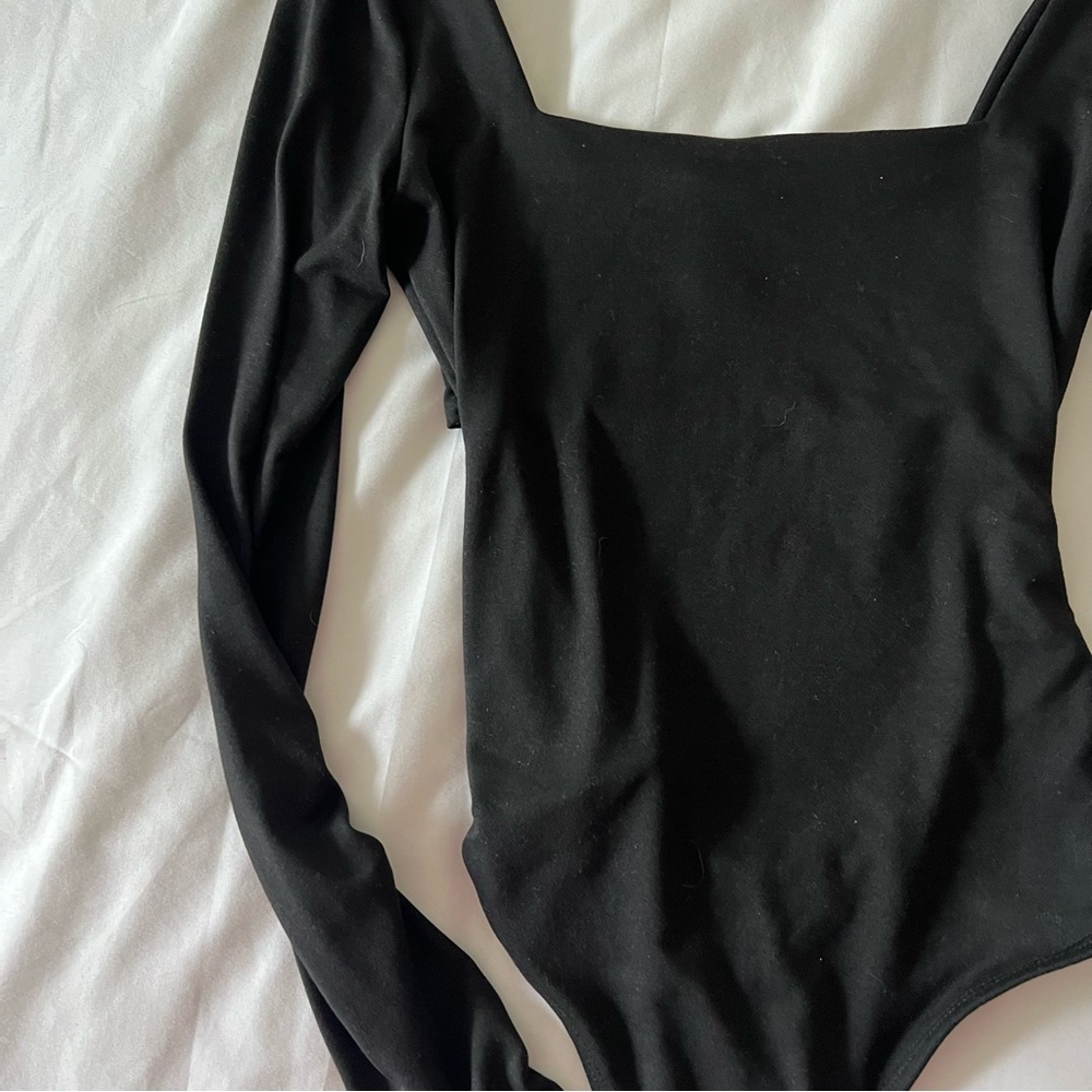 🌸NEW Open Back Bodysuit - Picture 5 of 7